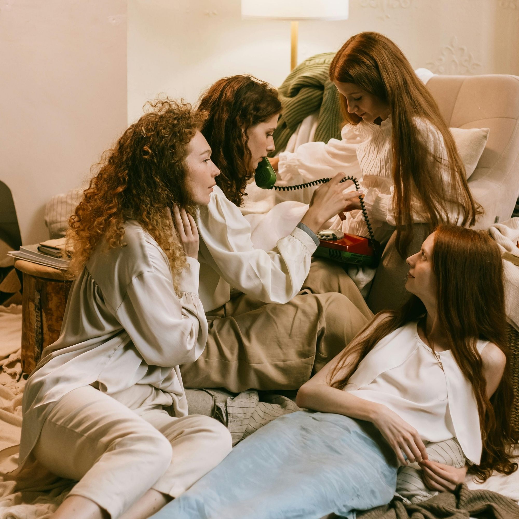 cô gái ở cùng nhau soulmate