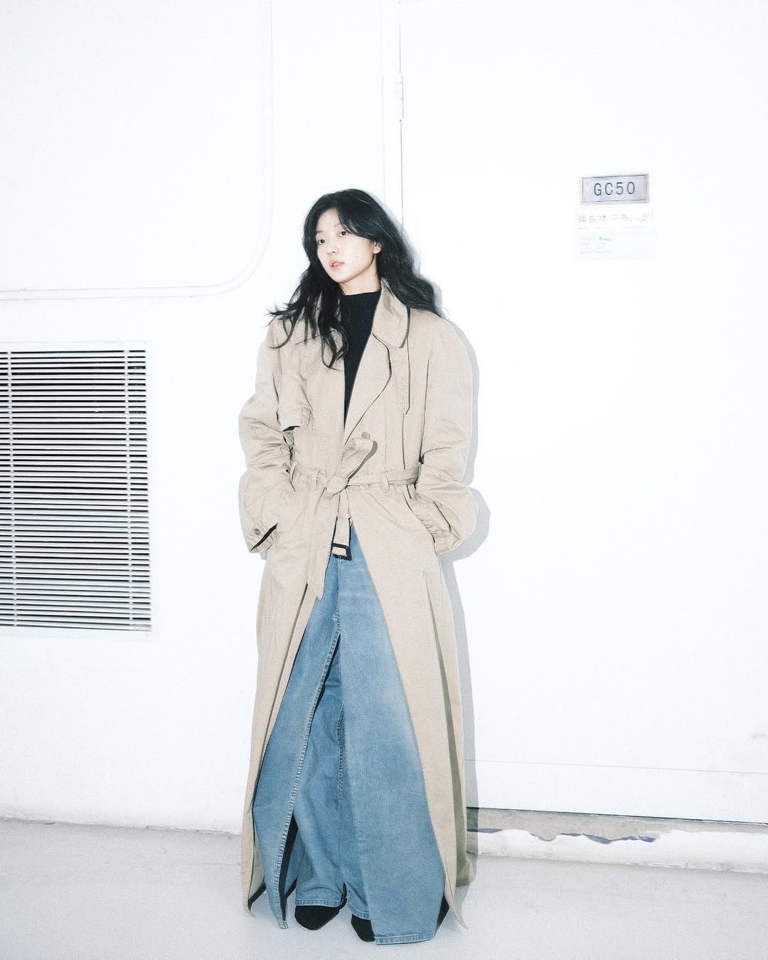 Tôn thiên diện trench coat be