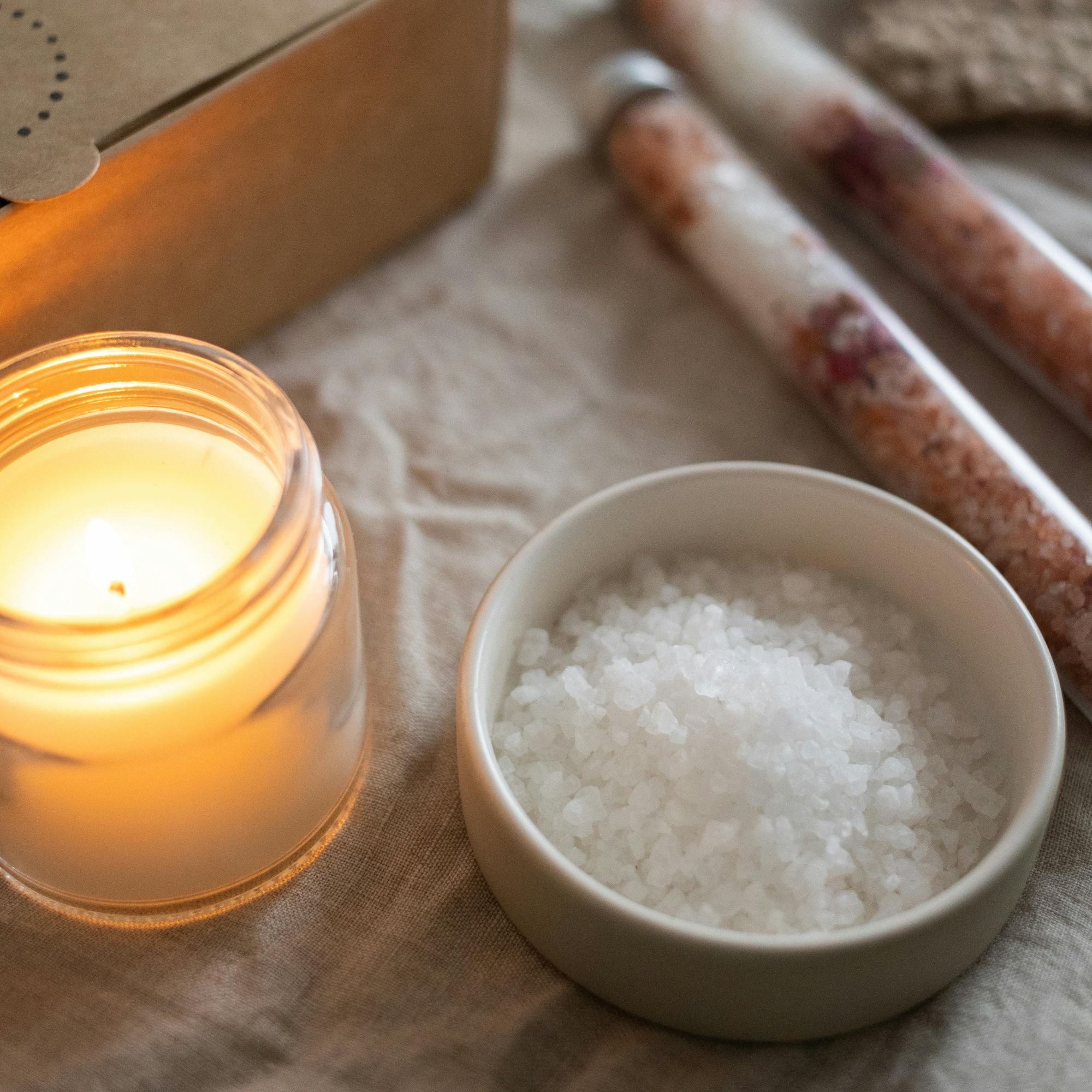dùng muối loại bỏ năng lượng tiêu cực