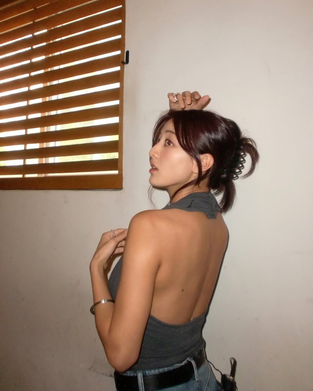 jihyo mang kẹp càng cua 