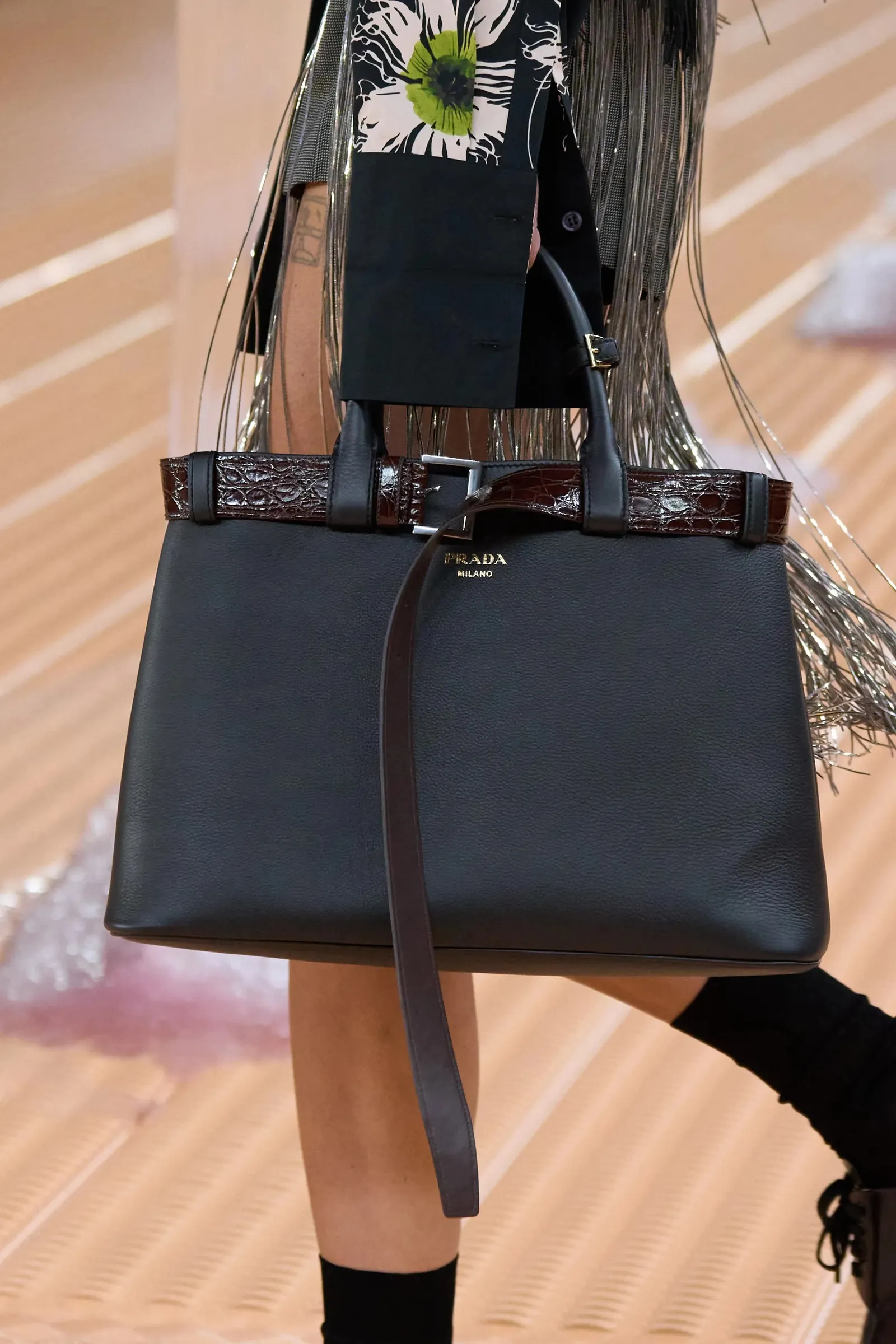 túi xách thắt lưng prada