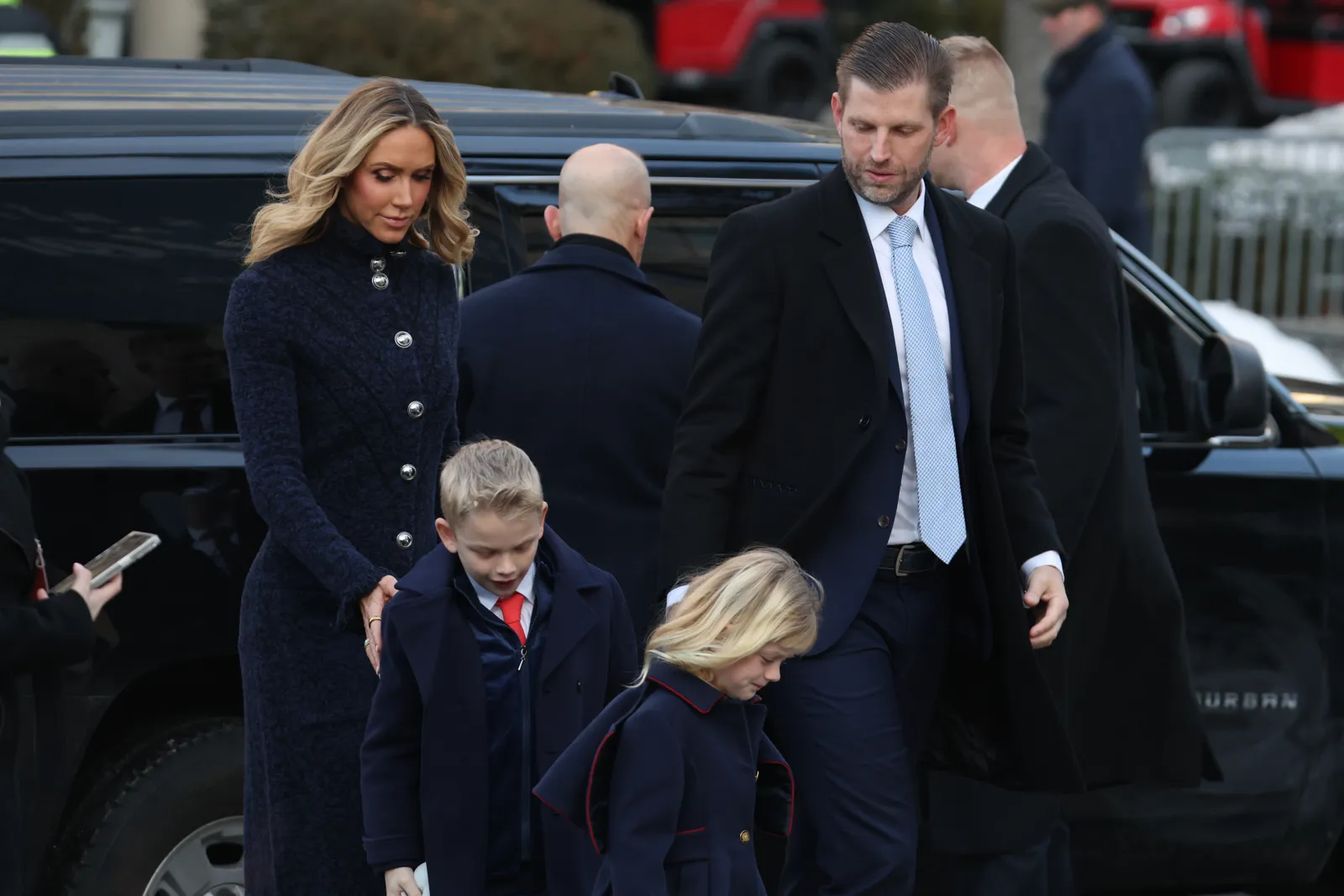 Melania Trump tham dự cùng gia đình con gái của Donald Trump