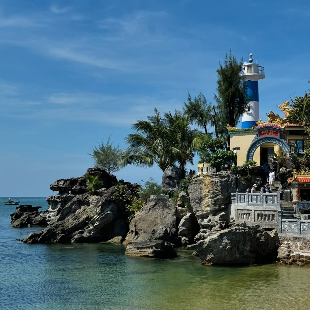 dinh cậu du lịch tâm linh