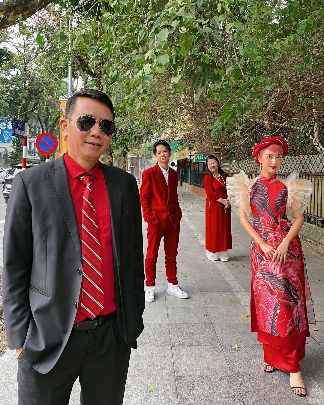 trang phục Tết 2018 gia đình quỳnh anh shyn