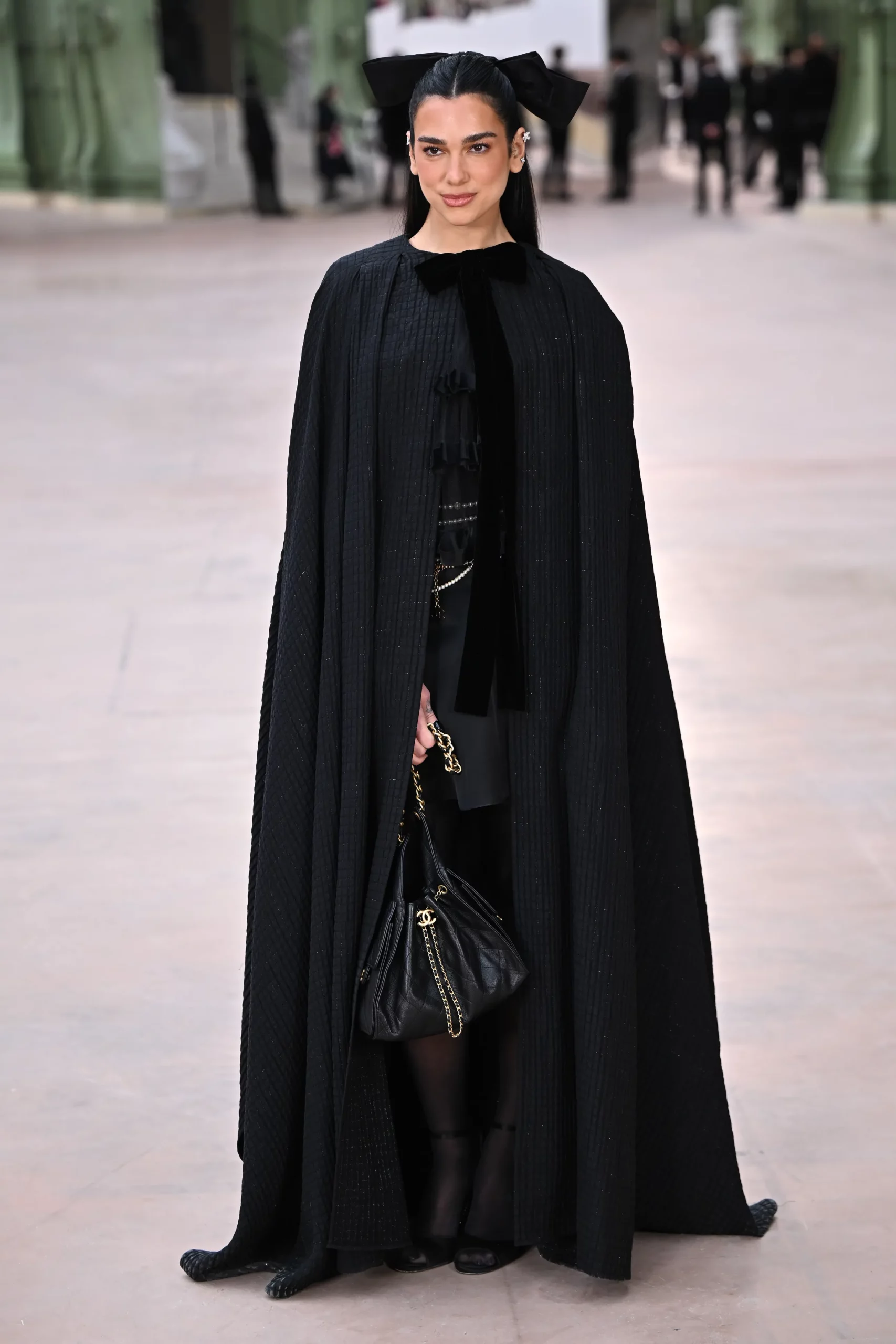 thời trang dua lipa chanel haute couture