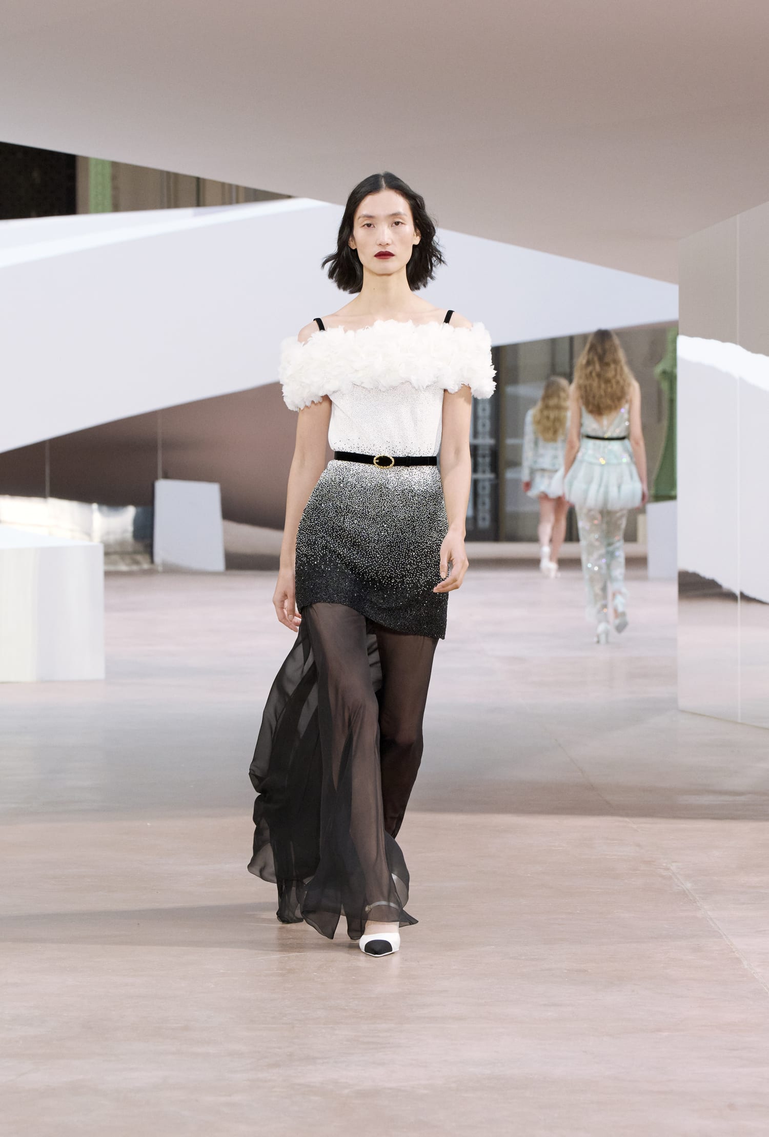 đầm trễ vai maxi chanel