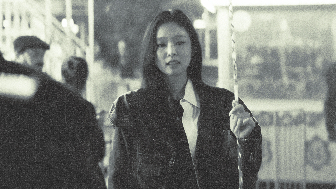 jennie diện áo khoác da trong love hangover
