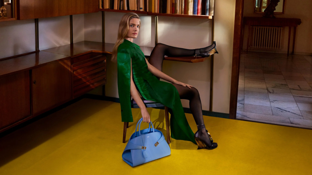 Natalia Vodianova trong BST Xuân Hè 2024 Ferragamo