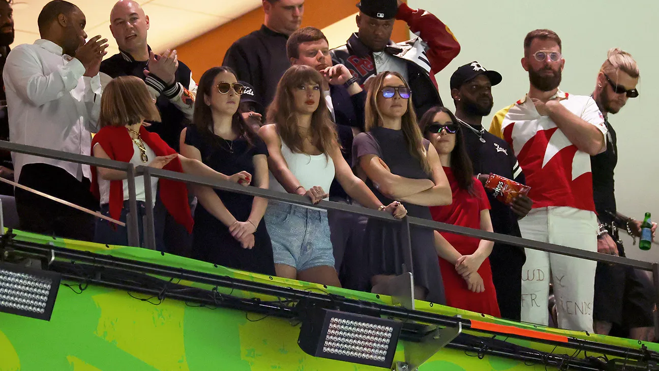 taylor swift trên khán đài super bowl 2025