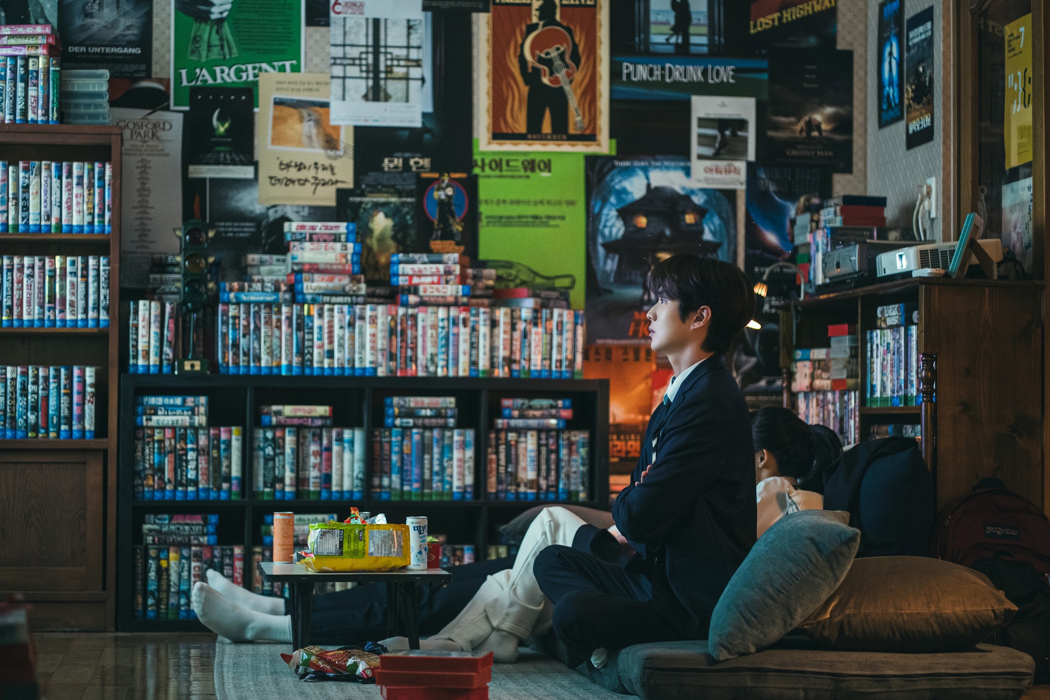 Choi Woo Sik trong vai Ko Gyeum trong Melo Movie