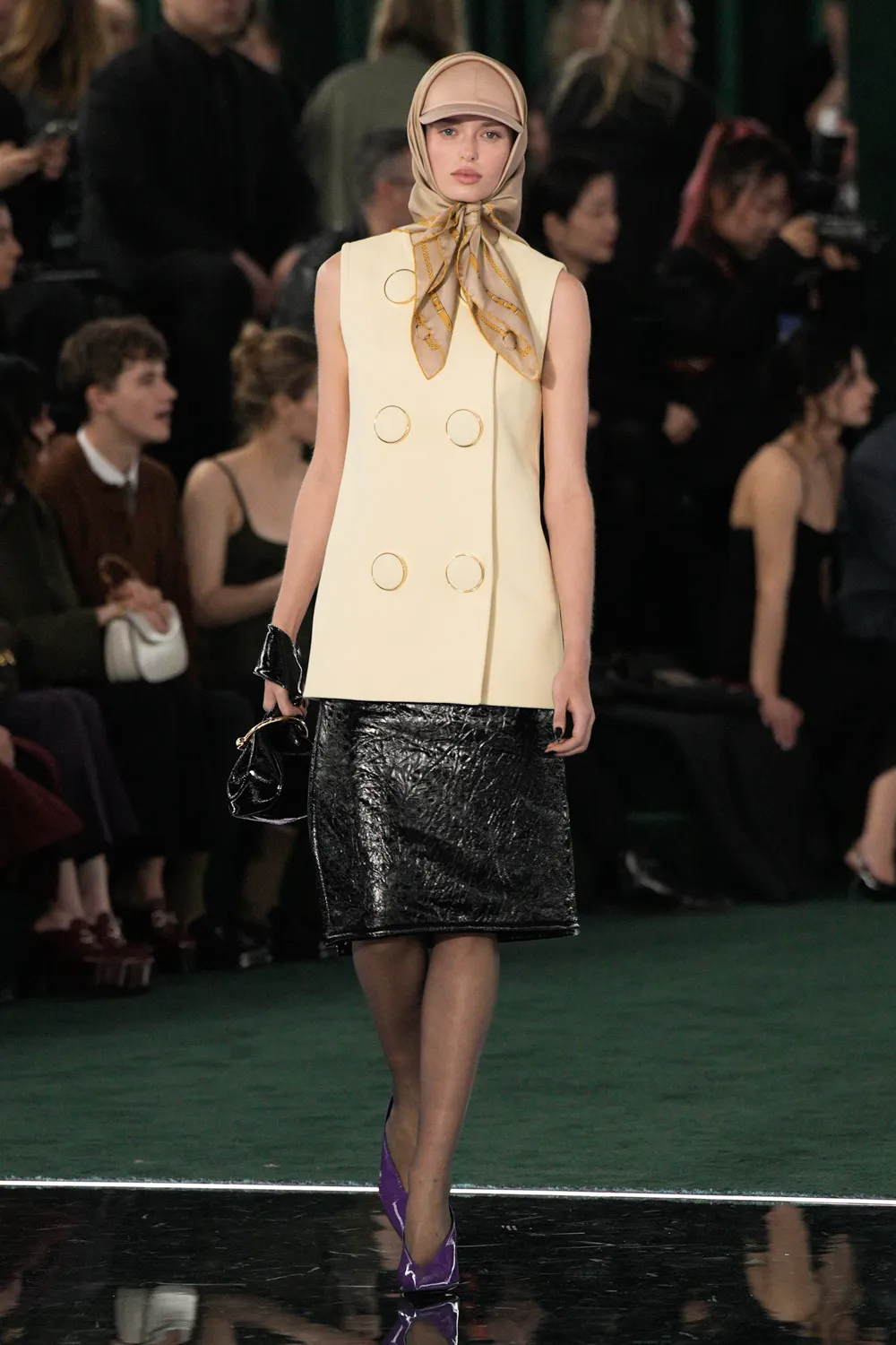 phụ kiện khăn choàng gucci