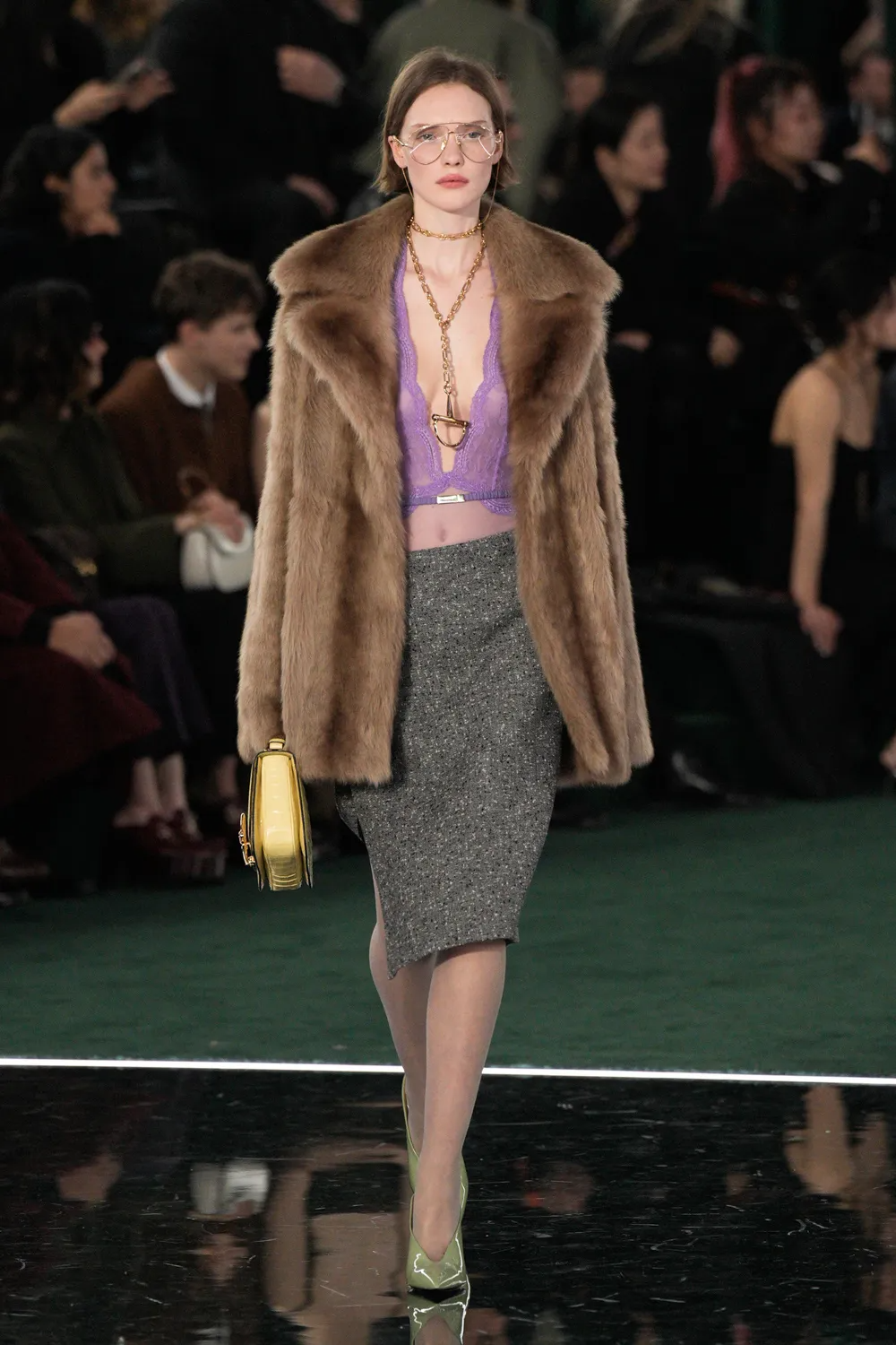 Gucci áo ren tím váy chữ a