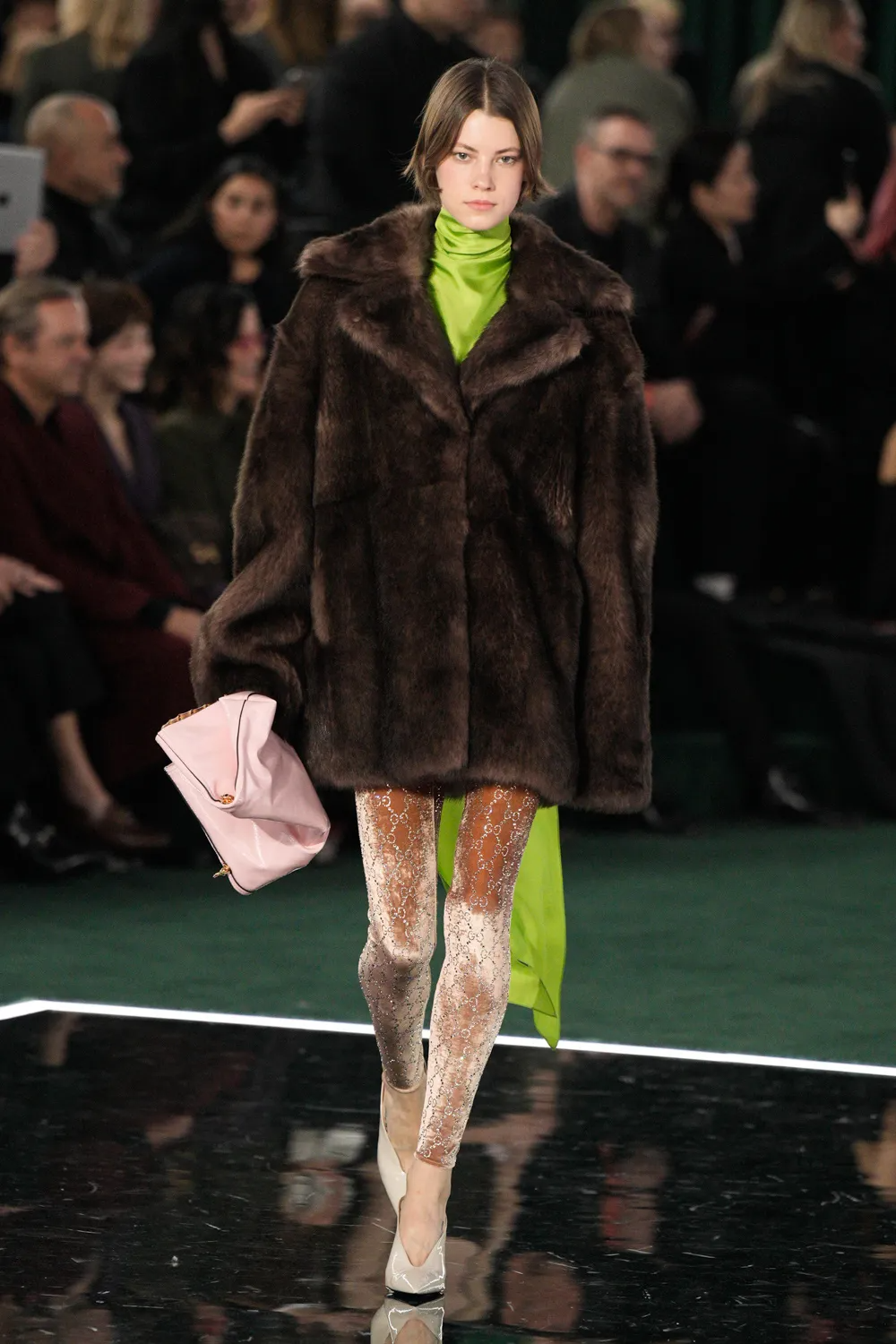 áo khoác lông thú gucci