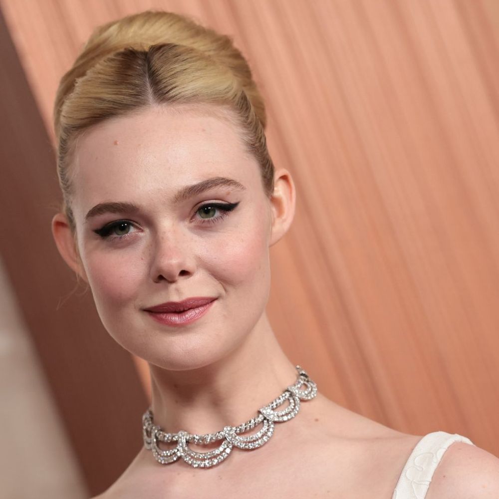 Hình ảnh Elle Fanning tại lễ trao giải Oscar 2025. 