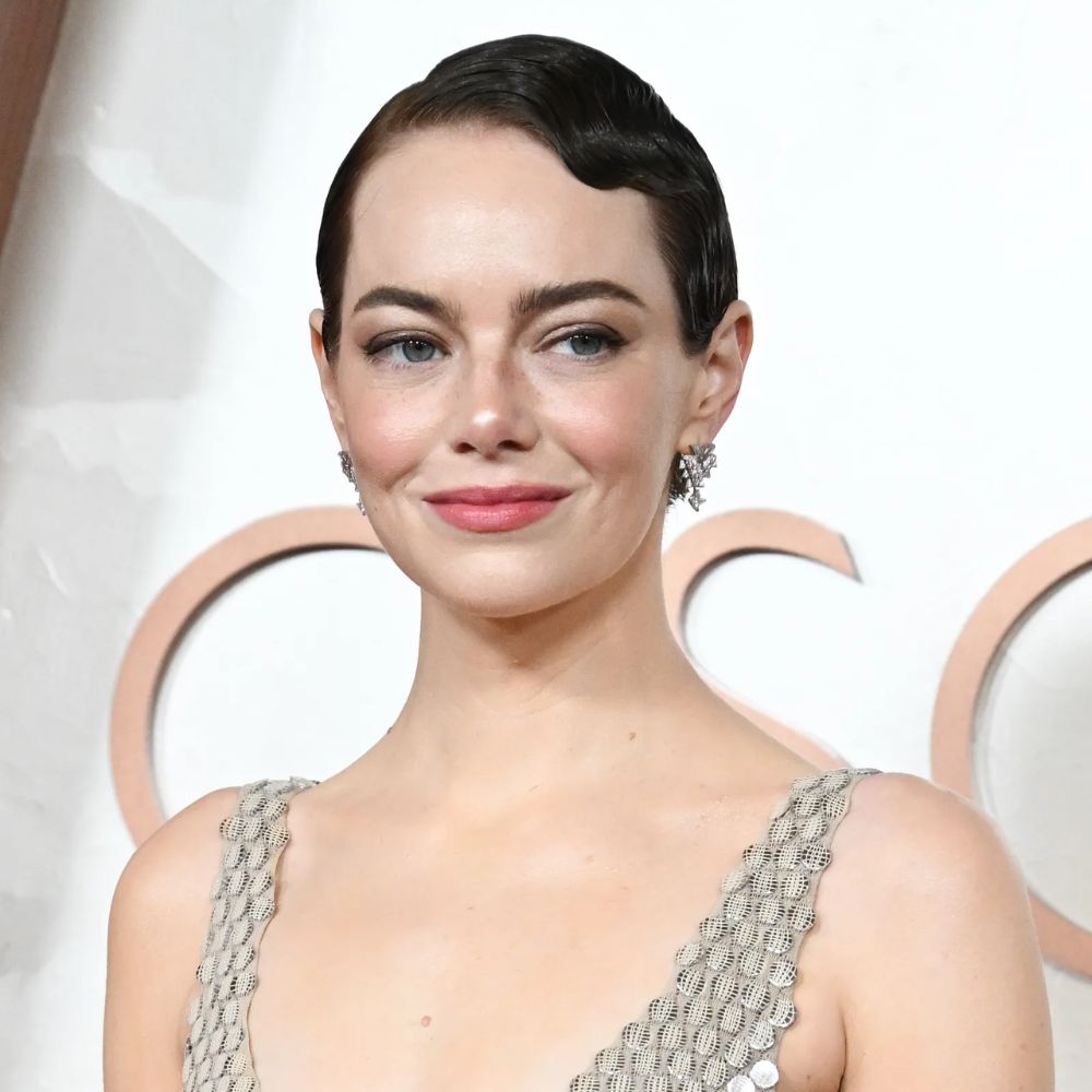 Hình ảnh Emma Stone tại lễ trao giải Oscar 2025.