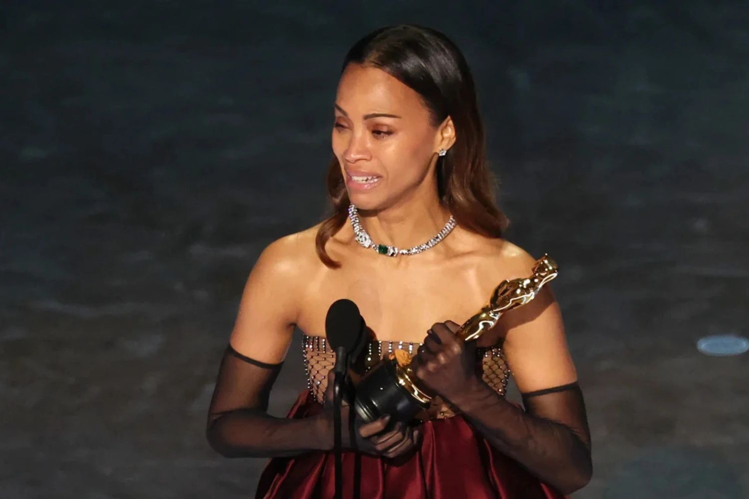 Oscar 2025 ghi dấu chiến thắng hạng mục Nữ diễn viên phụ xuất sắc thuộc về Zoe Saldaña với vai luật sư Rita Mora Castro trong Emilia Pérez