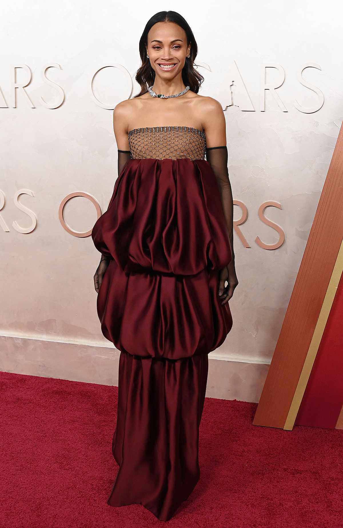 zoe saldana hảm đỏ oscar 2025