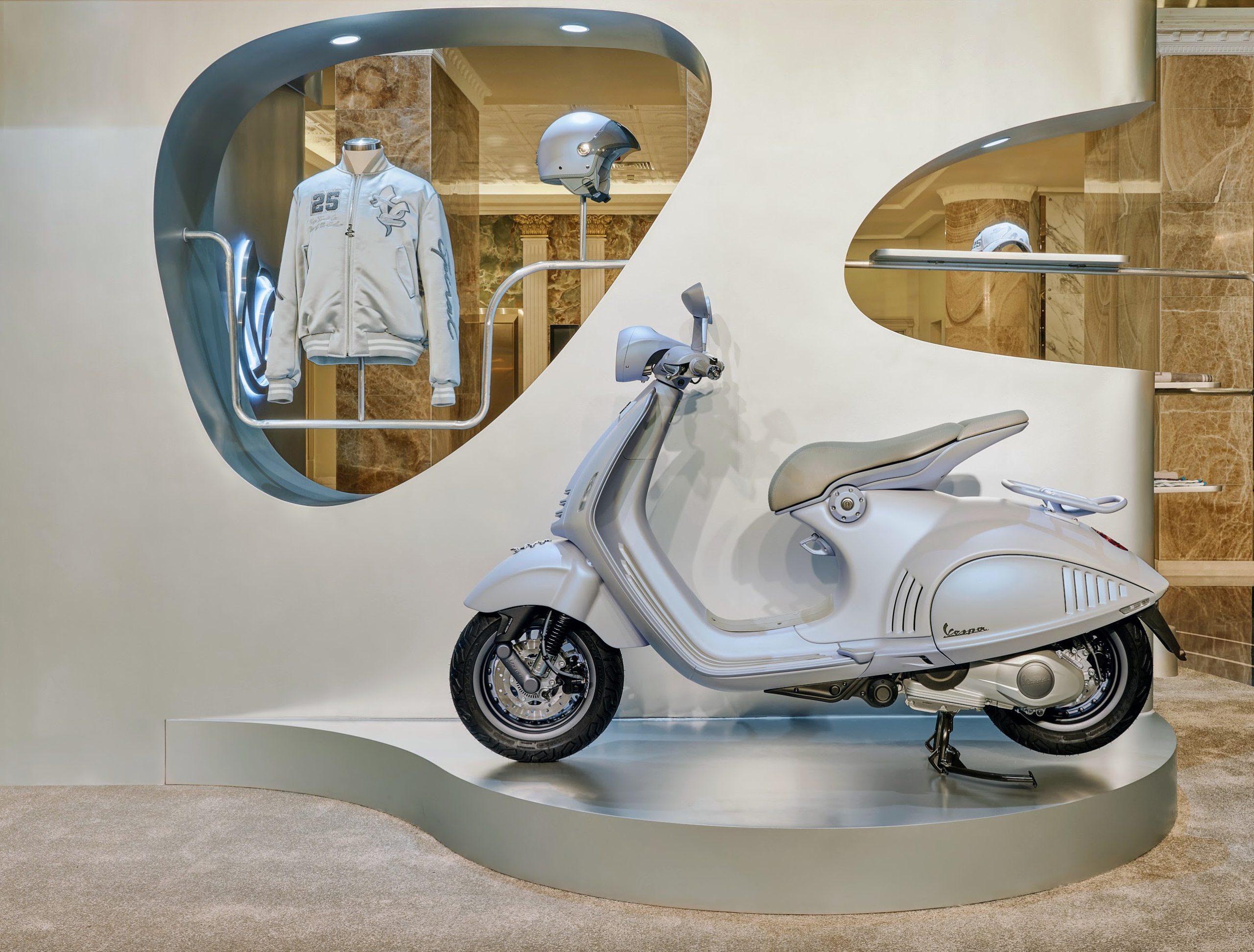 thương hiệu Vespa 946 Snake 