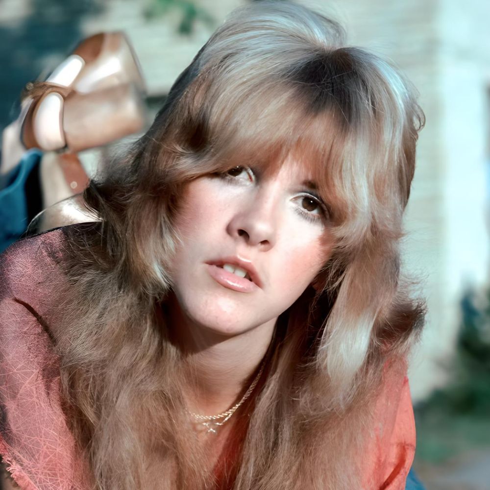 Stevie Nicks với kiểu tóc đẹp phong cách Shag khoảng năm 1975