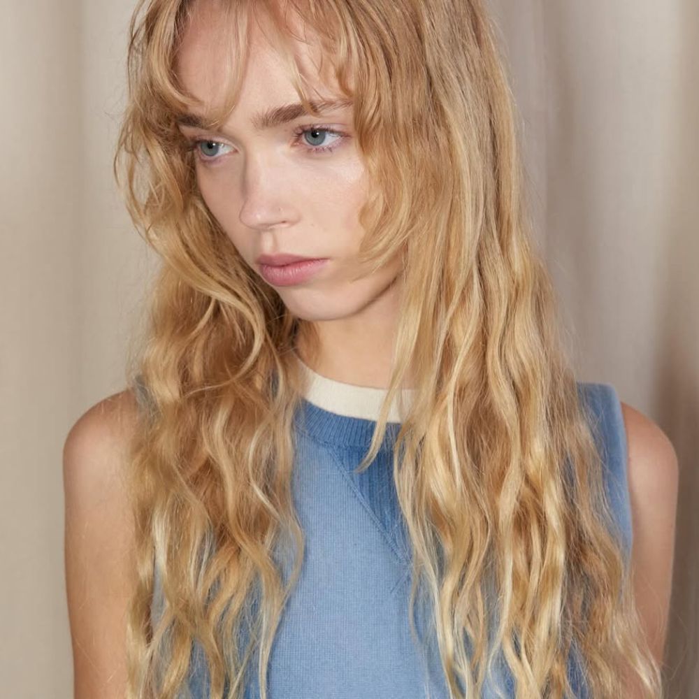 Hình ảnh lớp trang điểm của người mẫu JW Anderson.