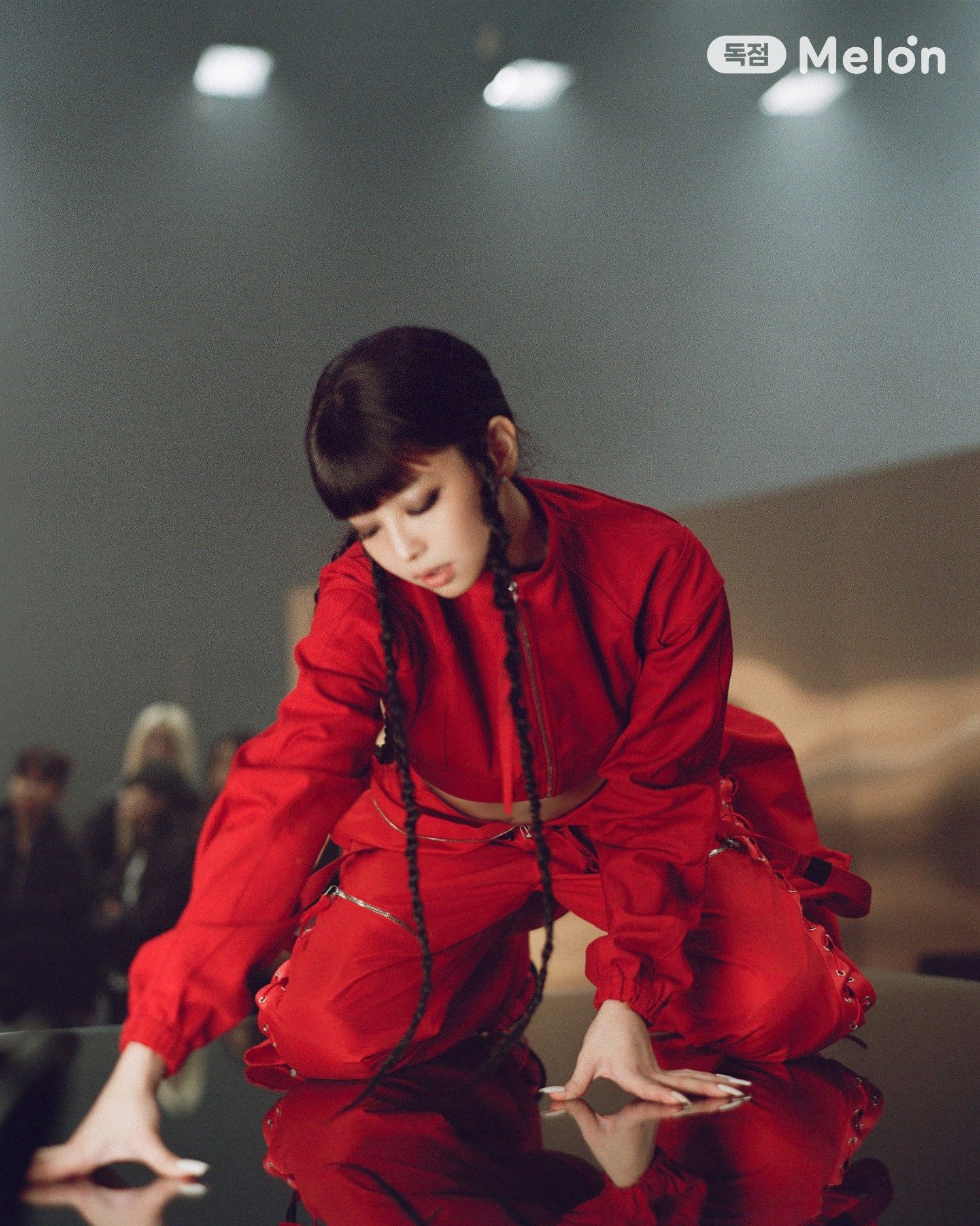 elle-like-jennie-thoi-trang-mv (1)