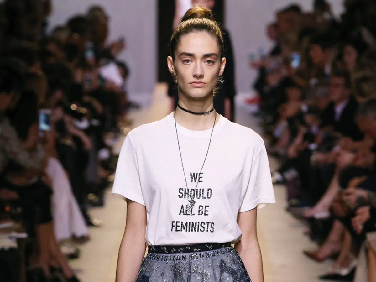 áo we should all be feminists Maria Grazia Chiuri