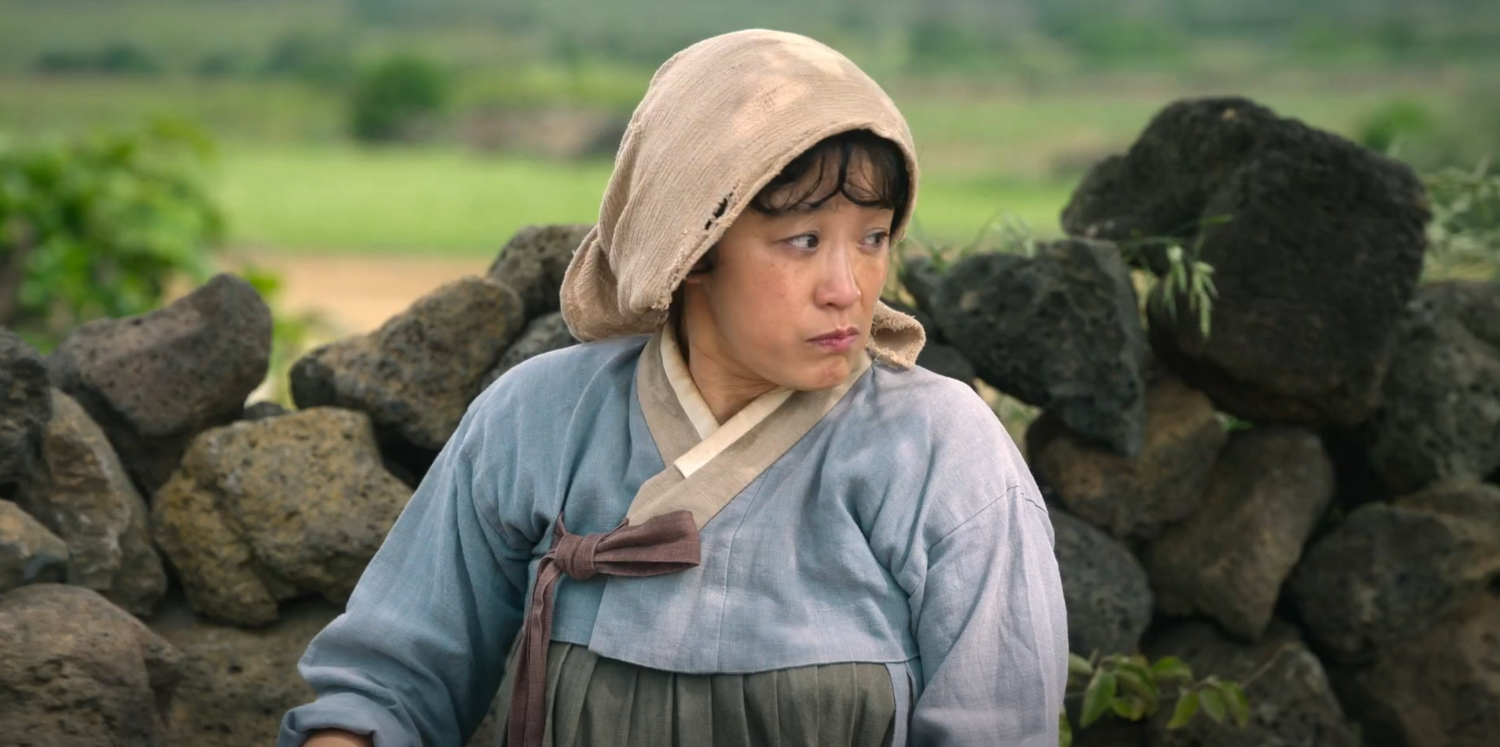diễn viên mặc hanbok truyền thống when life gives you tangerines