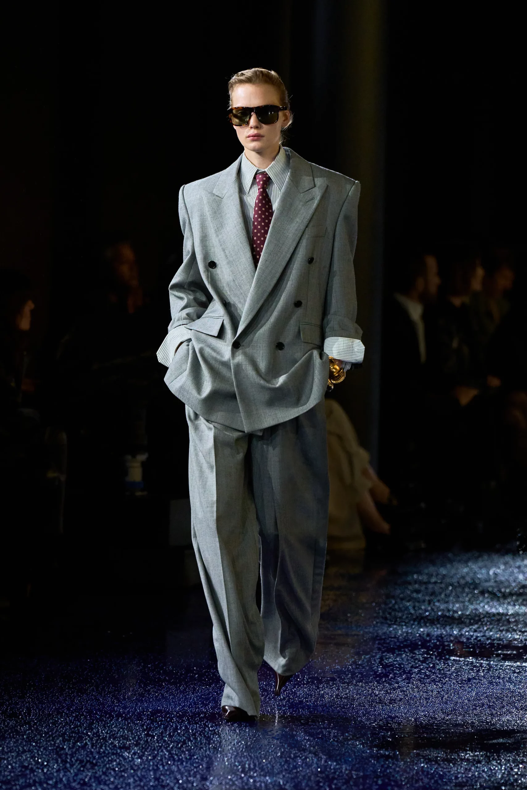 saint laurent xuân hè 2025 vest