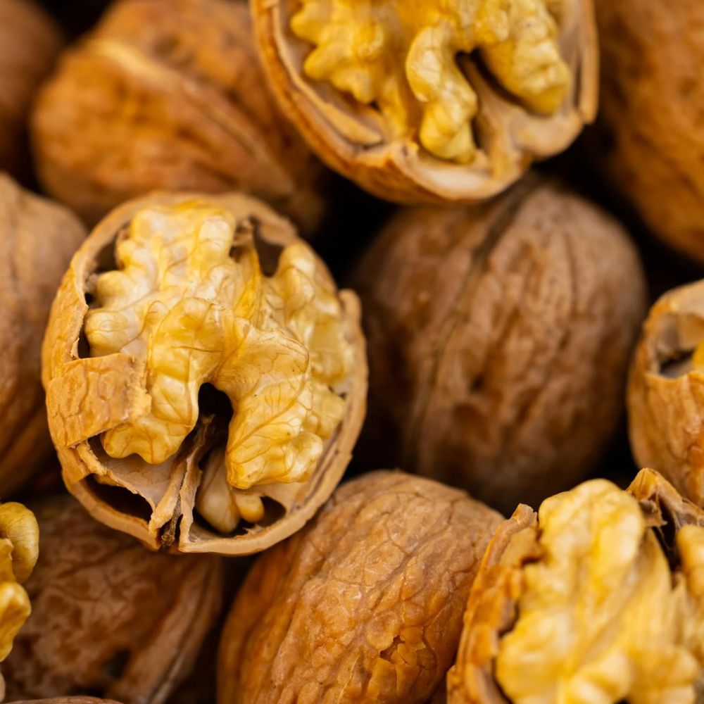 quả óc chó tách đôi giúp bổ sung omega-3
