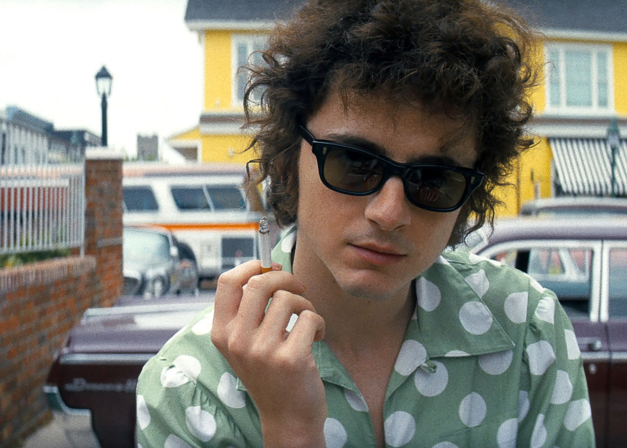 diễn viên timothee chalamet trong phim tiểu sử về bob dylan