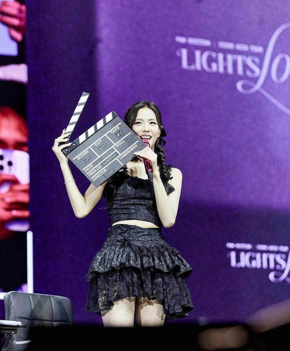 váy xoè đen thời trang jisoo fan meeting