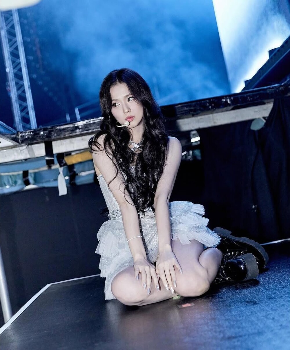 váy xoè thời trang jisoo fan meeting