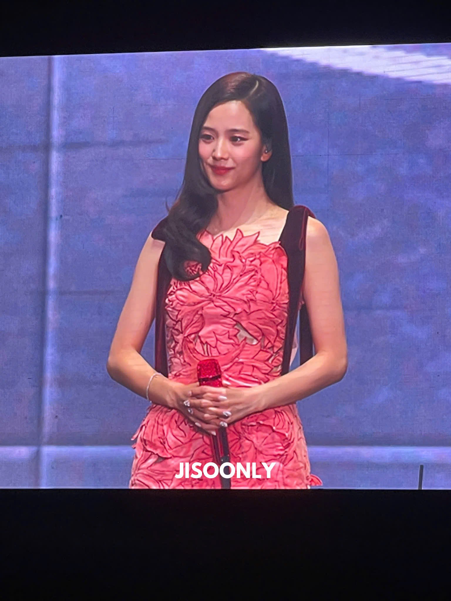 thời trang jisoo fan meeting Hà Nội