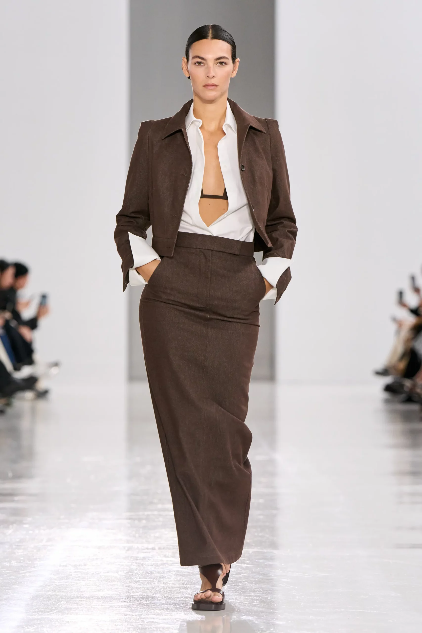 max mara xuân-hè 2025 đồng phục công sở