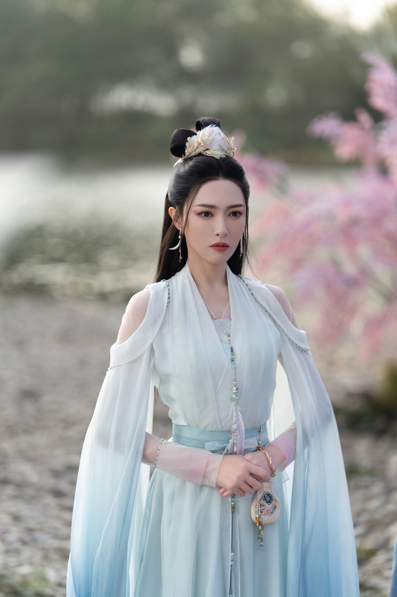 cổ trang trắng Đường Yên trong "Niệm Vô Song”