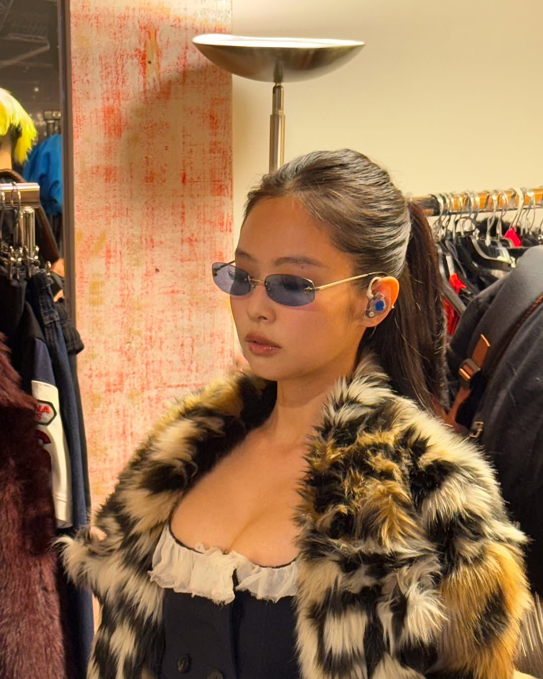 jennierubyjane mắt kính râm tròng màu