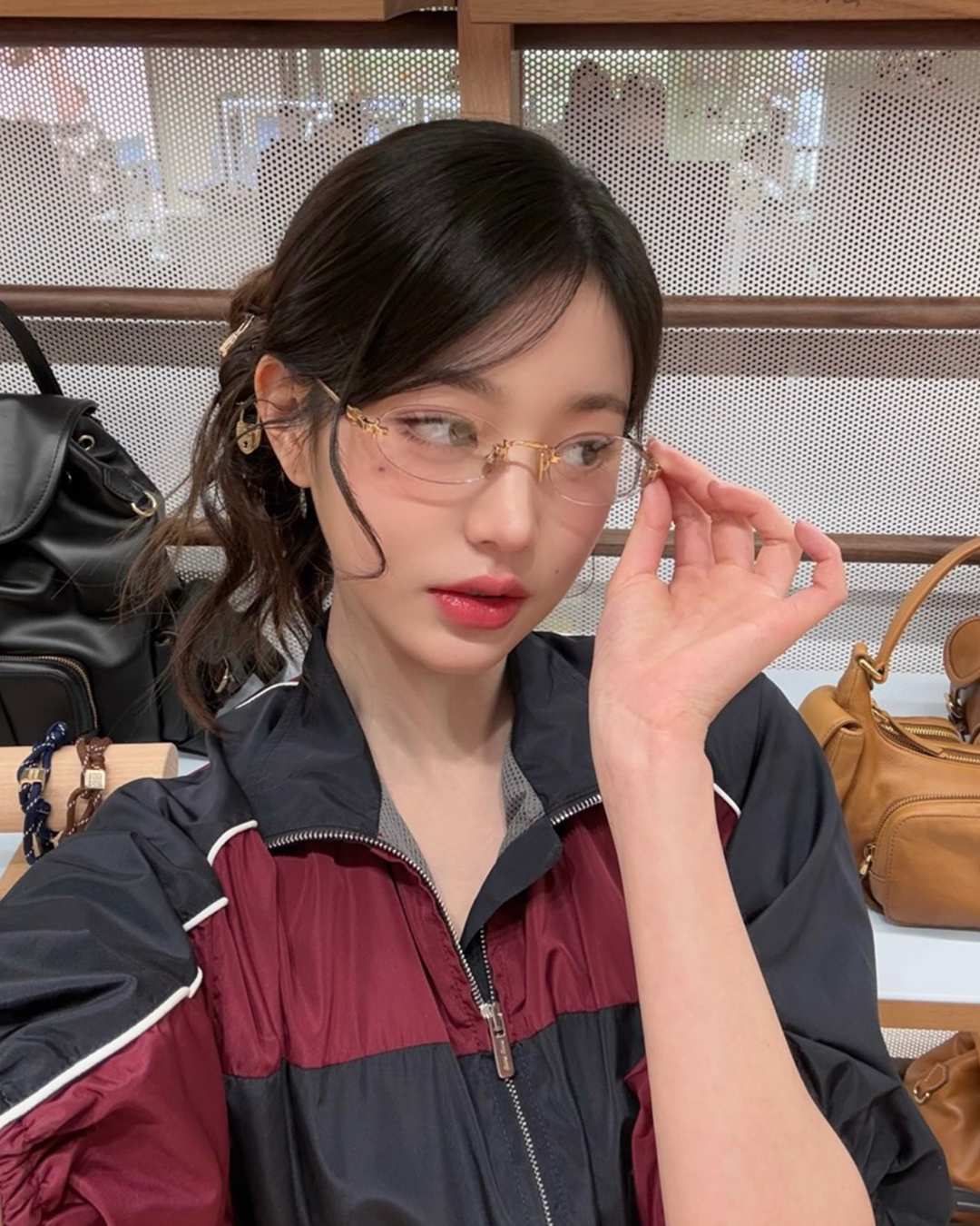 tính không gọng oversized