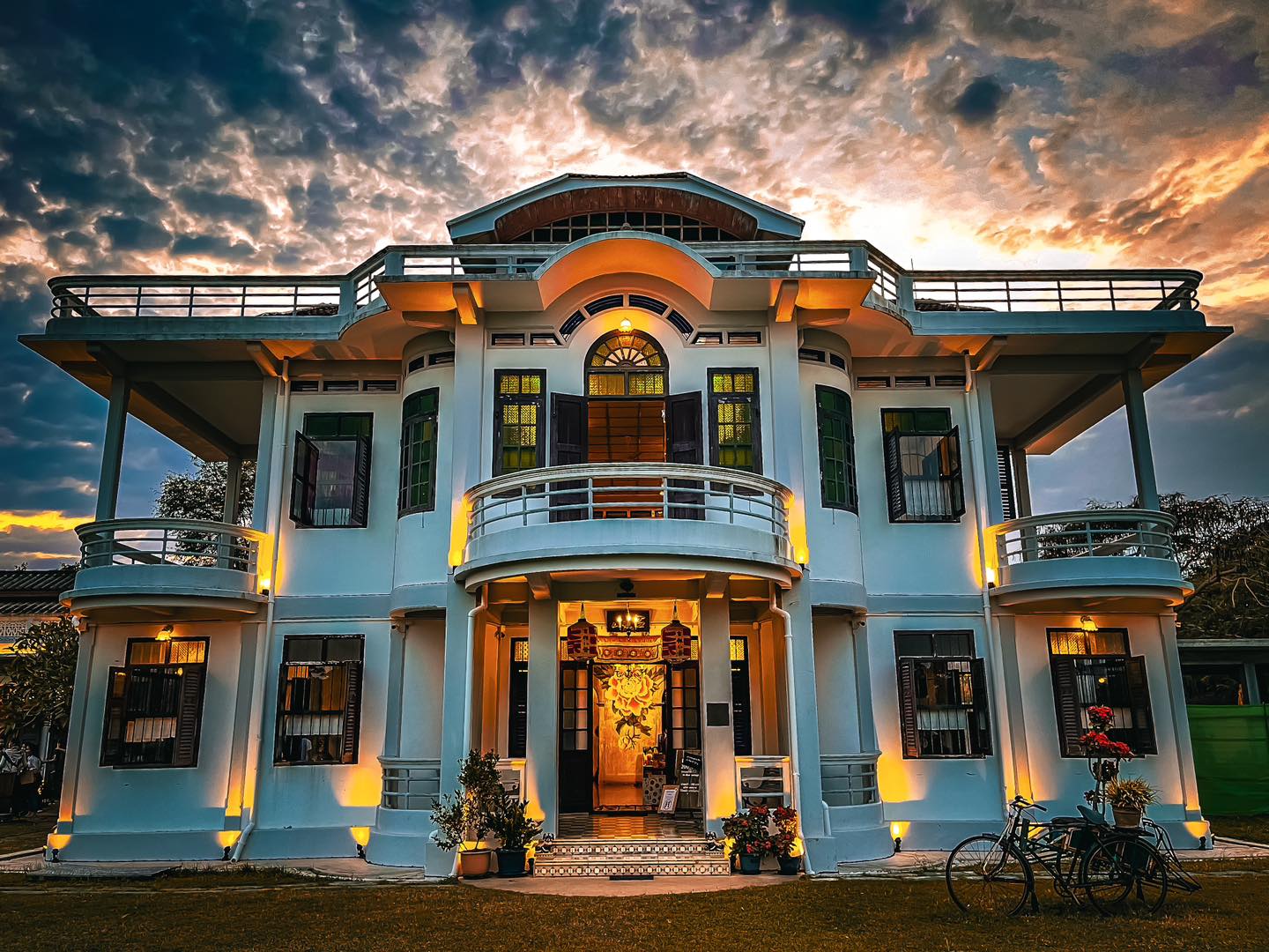 Dinh thự lộng lẫy của nhà hàng Toh Daeng tại Phuket