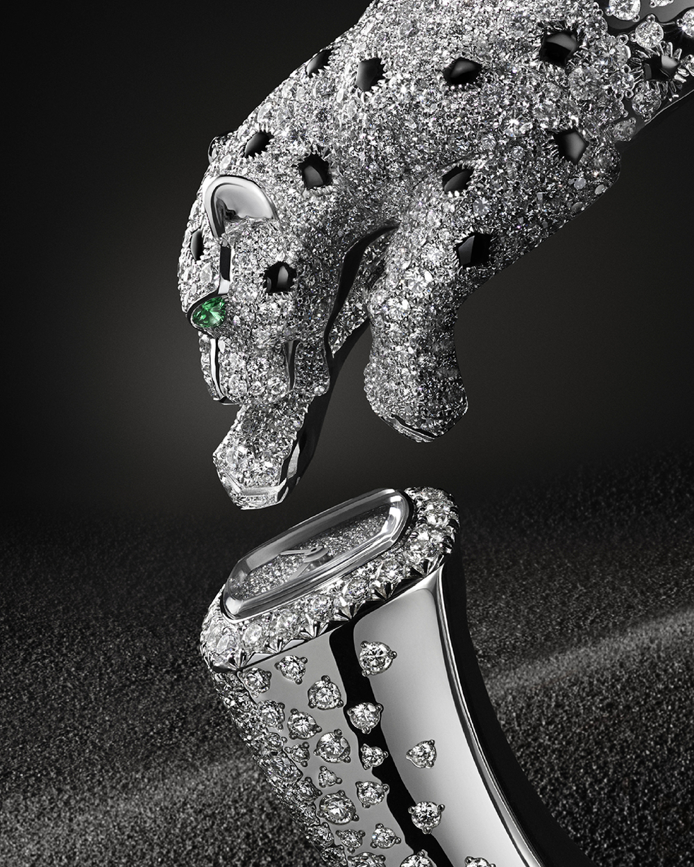 đồng hồ Cartier đính đá 