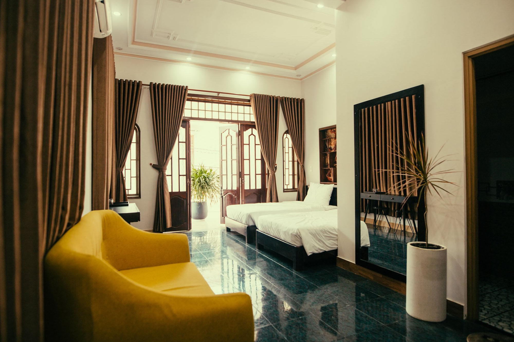 phòng ngủ trong house of lý