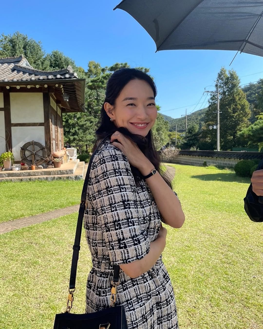 Gái pháp shin min ah trong karma