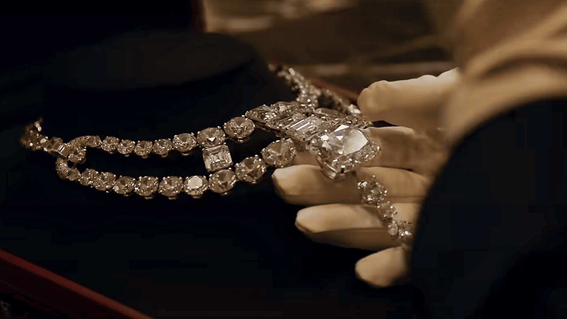 trang sức phim ocean Cartier