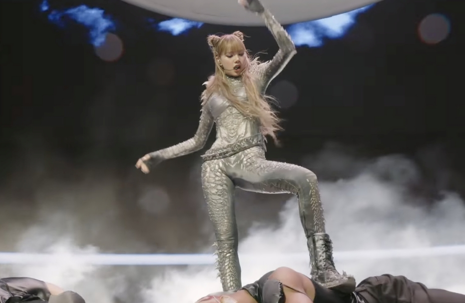 sân khấu coachella lisa