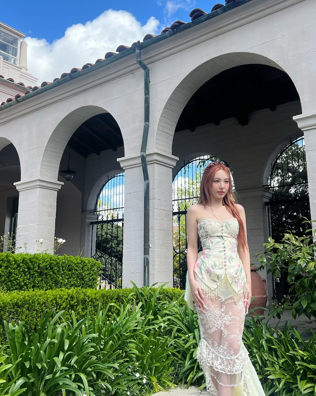 đầm cúp ngực dự tiệc cưới