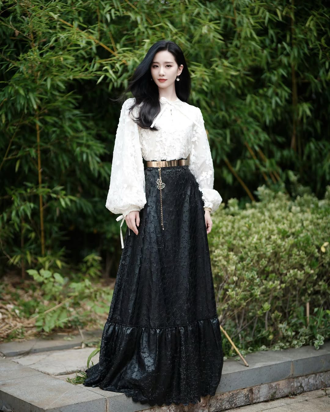 váy maxi  Lưu Thi Thi trong Hoài Thủy Trúc Đình