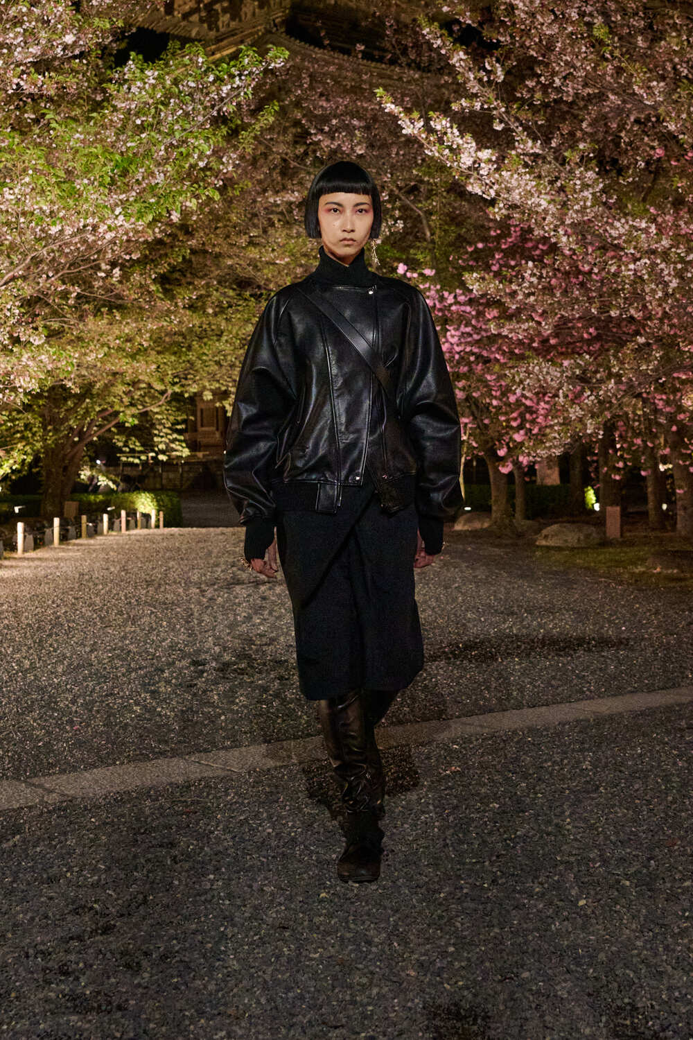 thiết kế áo da Dior Fall 2025