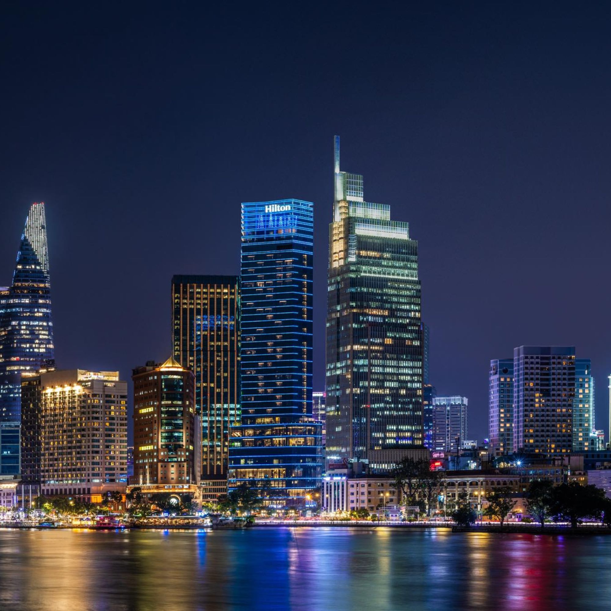 khách sạn hilton saigon view đẹp lễ 30/4