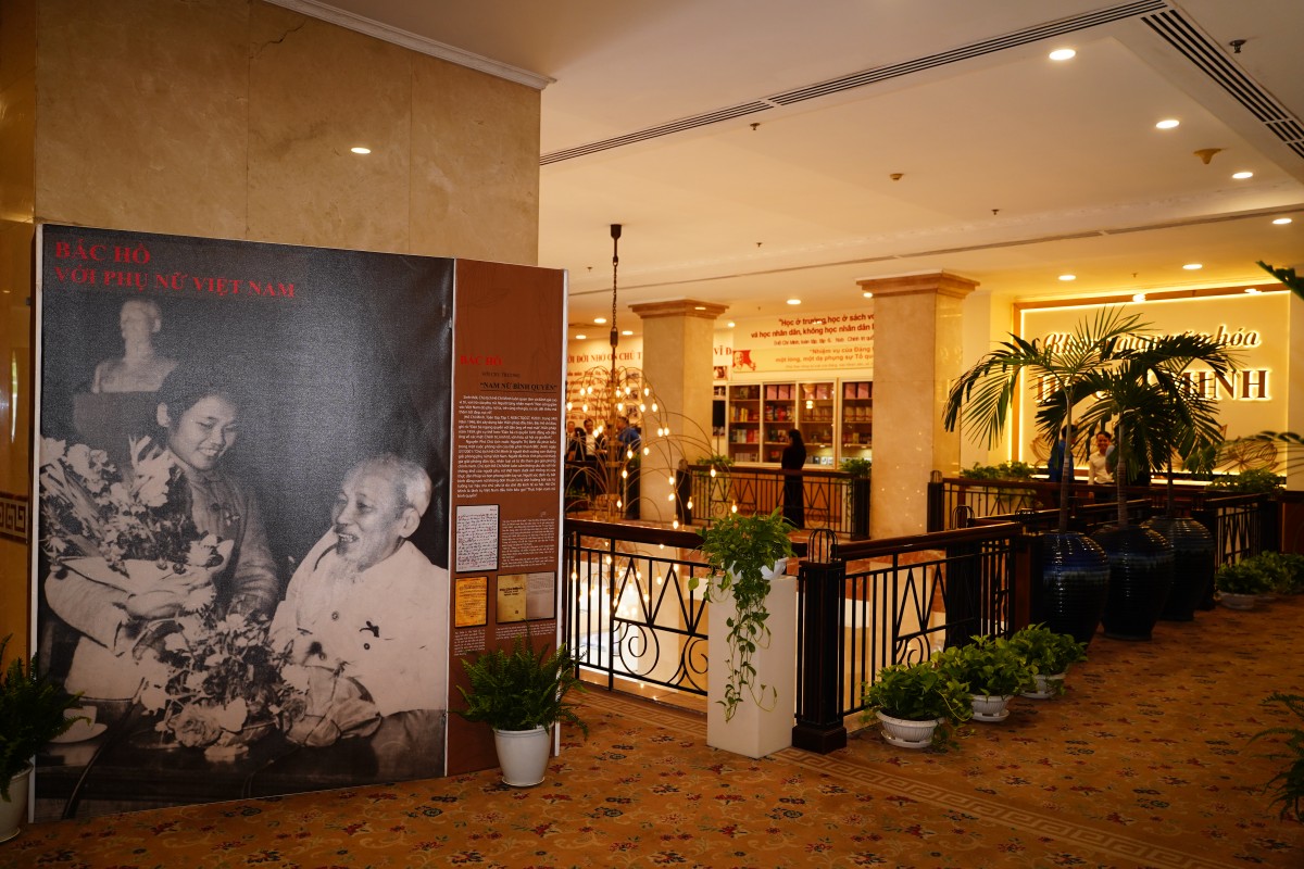 không gian văn hóa hồ chí minh ở rex
