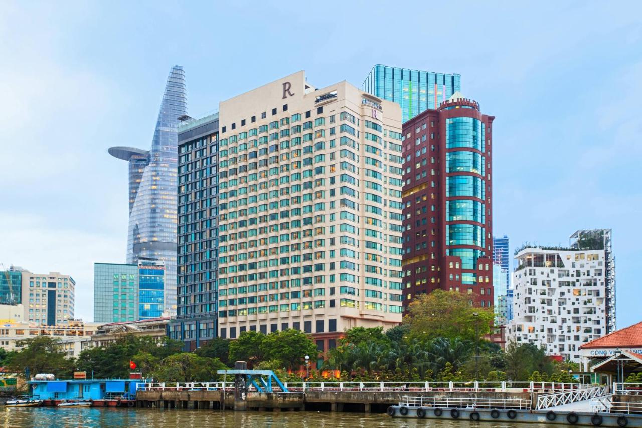 renaissance riverside ở tphcm