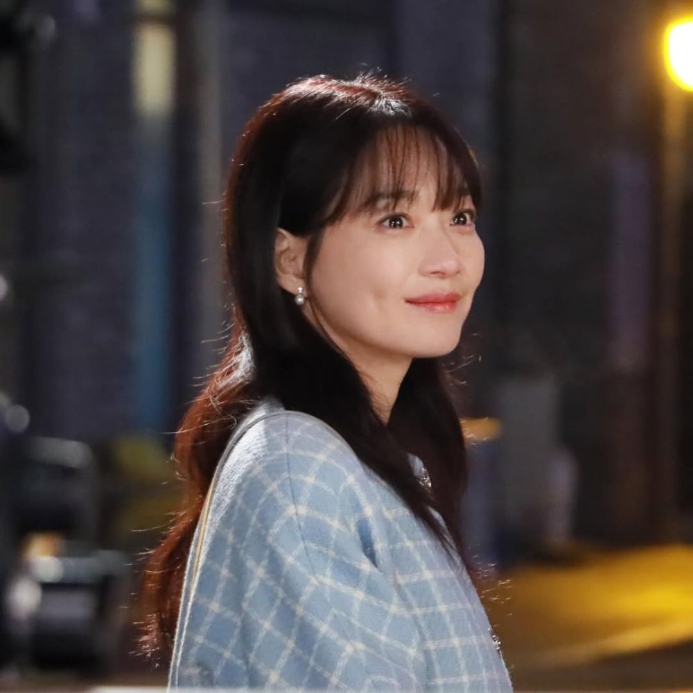Shin Min A trẻ trung với mái thưa